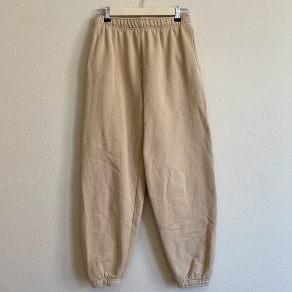 Aritzia sweatpants - Picture 1 of 5